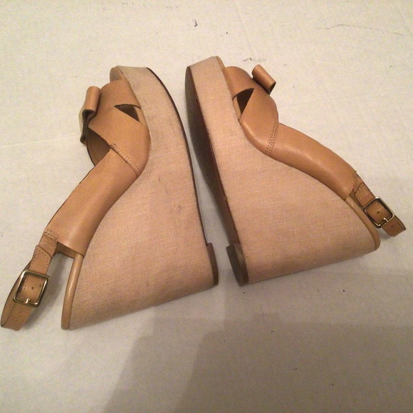 Kate Spade Leather Wedges with Bow Size7M - Picture 3 of 6